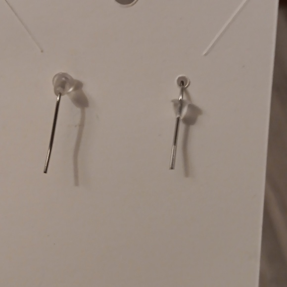 BLACK N SILVER EMBELLISHED FLOWER EARRINGS NWOT - Picture 2 of 3